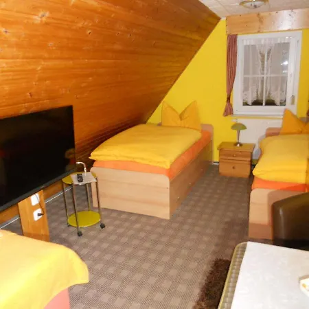 Familienpension Guest house *